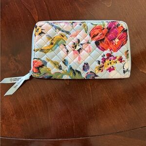 VERA BRADLEY RFID DELUXE TRAVEL WALLET, Sea Air Floral